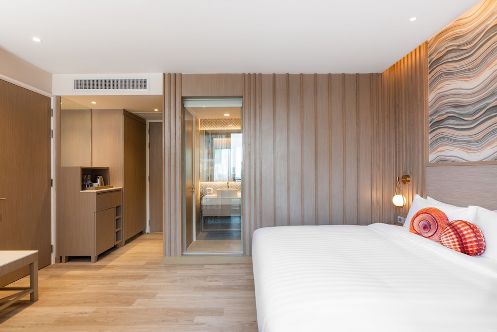 Superior Room with Balcony - Photo 2