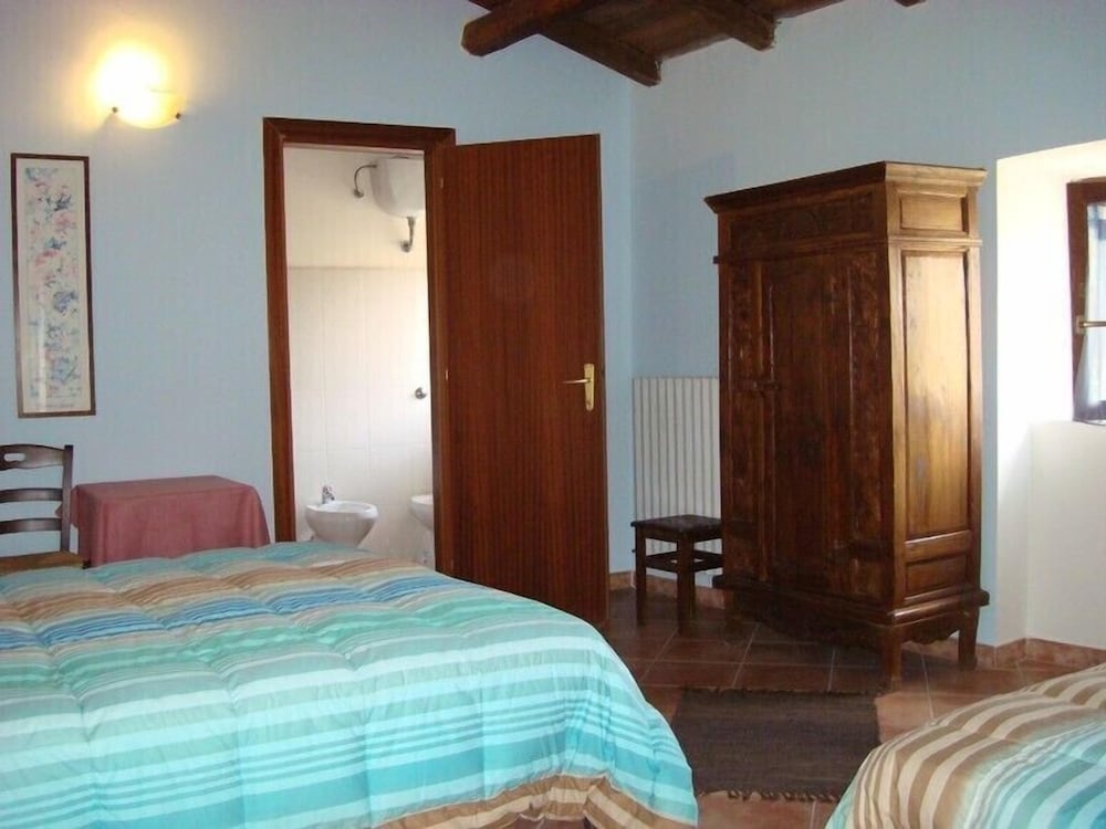 Basic Double Room photo 1