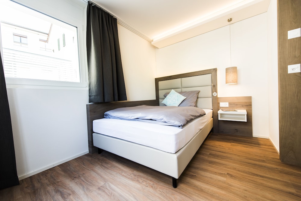 Family Room, 2 Bedrooms