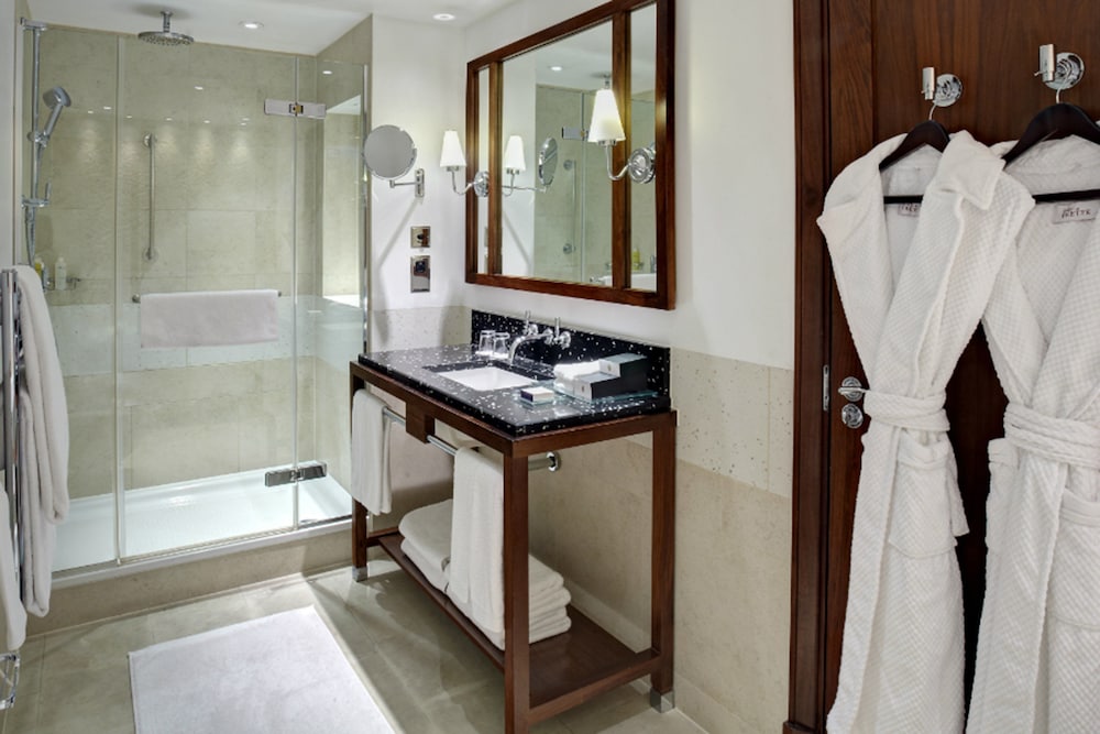 Suite, 1 Bedroom, City View (City Skyline View) photo 2