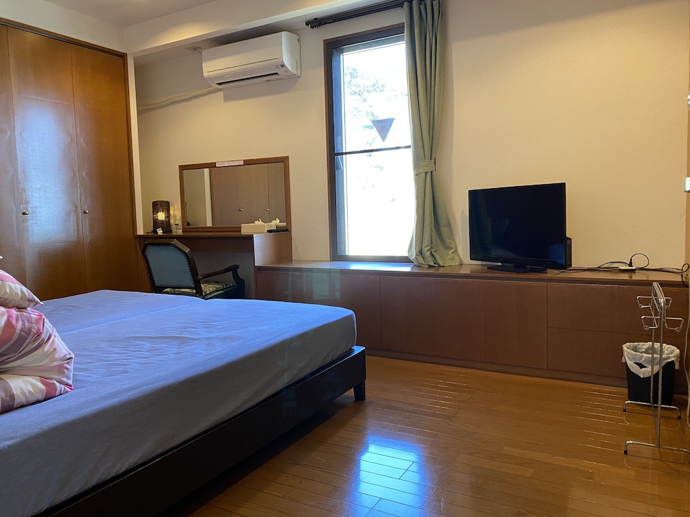 304 Private room with LCD TV, Western-style room, partial sea view, Non Smoking photo 1