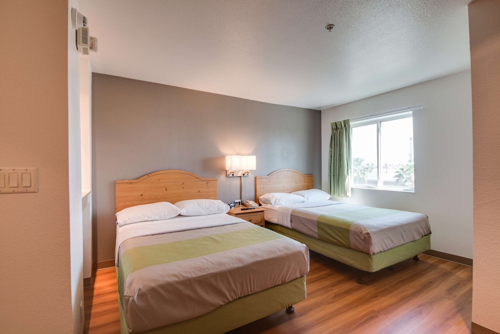 Standard Quadruple Room, 2 Double Beds, Accessible, Non Smoking