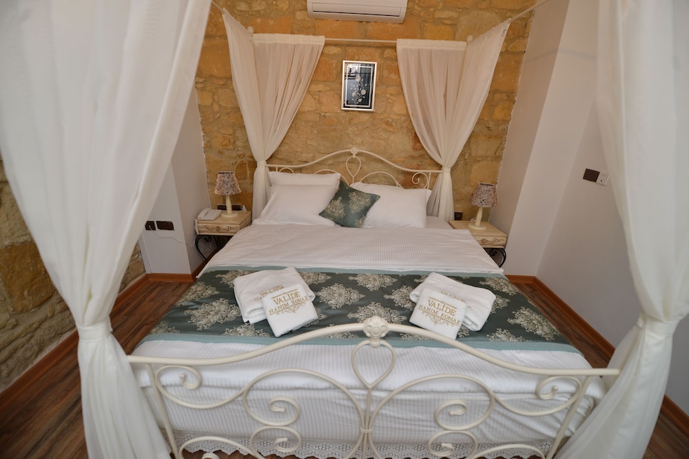 Grand Double Room, 1 Queen Bed photo 1