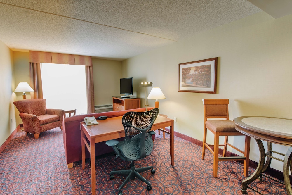 1 King Junior Suite, Accessible - Photo 1