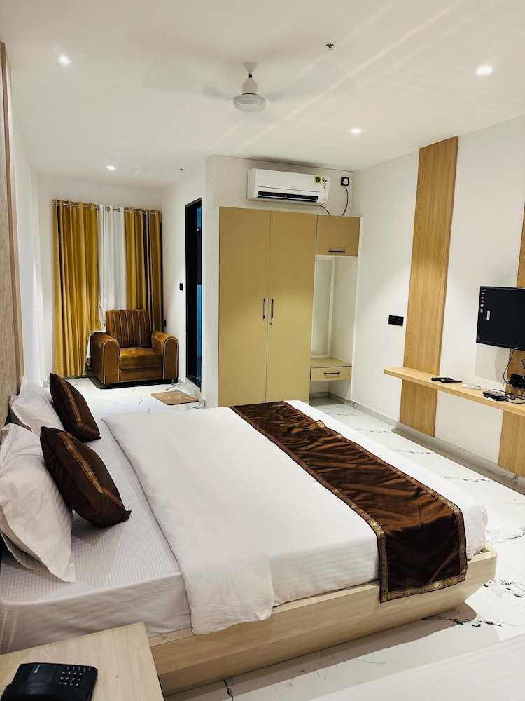 Deluxe Comfort Room photo 3