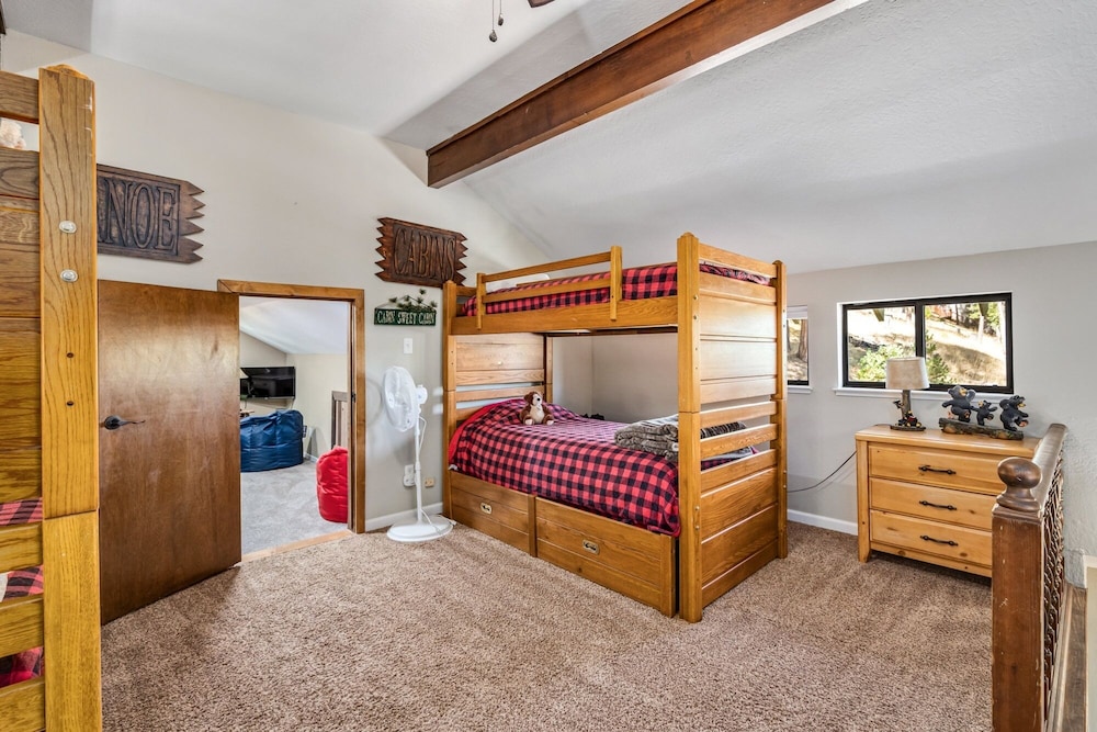 House, 4 Bedrooms photo 2