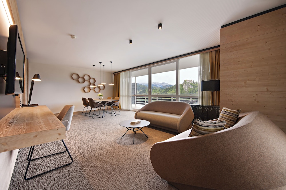 Premium Suite, Balcony, Lake View - Photo 6