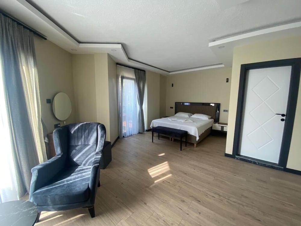 Exclusive Room, 1 Queen Bed, Lake View photo 1