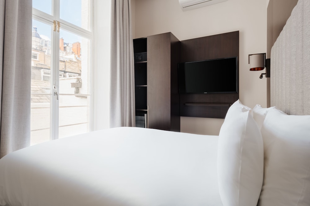 Standard Double Room, 1 King Bed photo 3