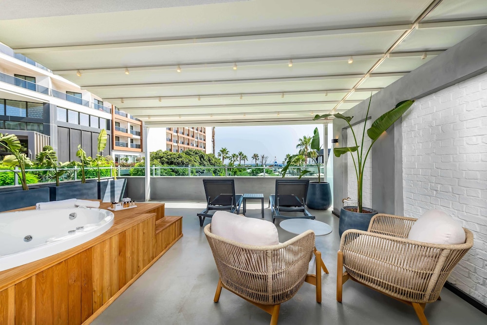 Premium Signature Room