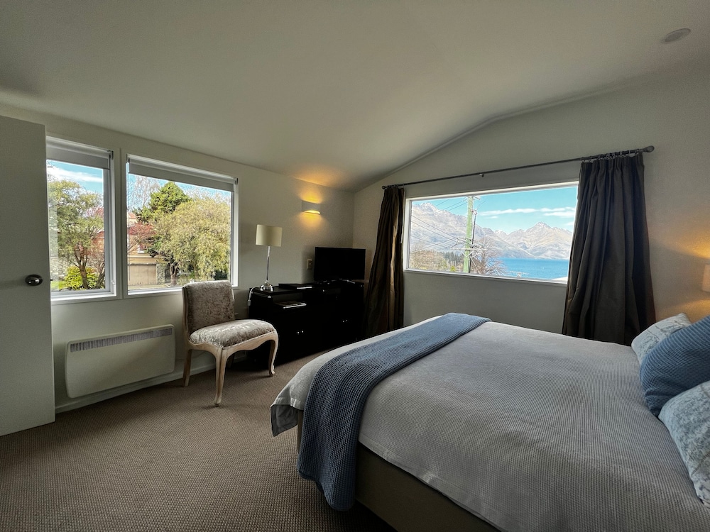 King/Twin Guest Rooms (Lakeview)