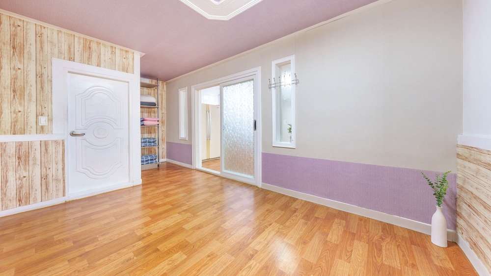 Basic Room, 1 Bedroom (House 14)