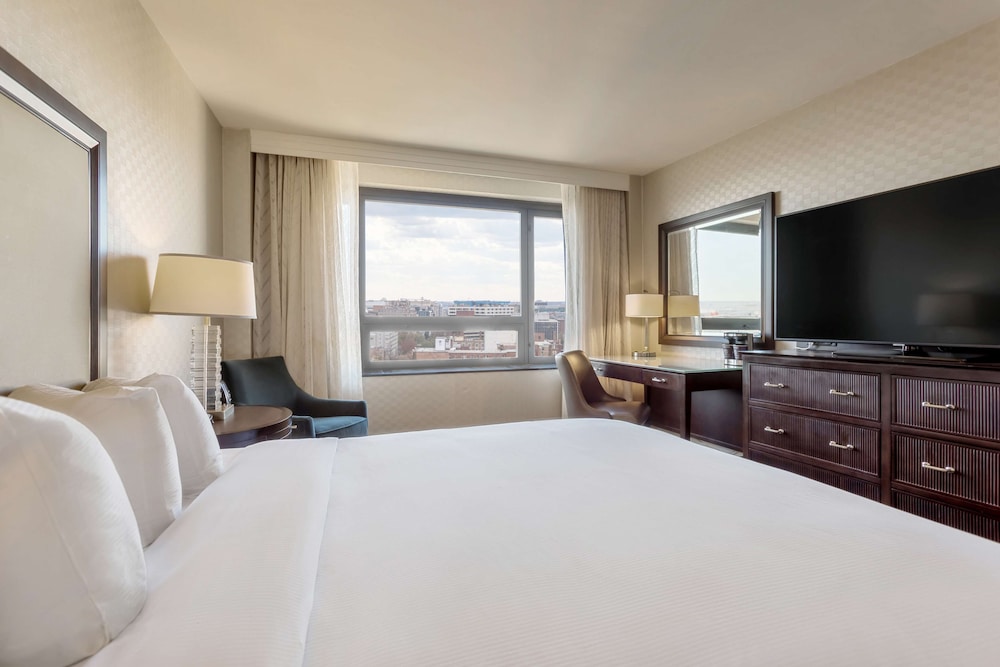 Room, 1 King Bed, City View photo 2