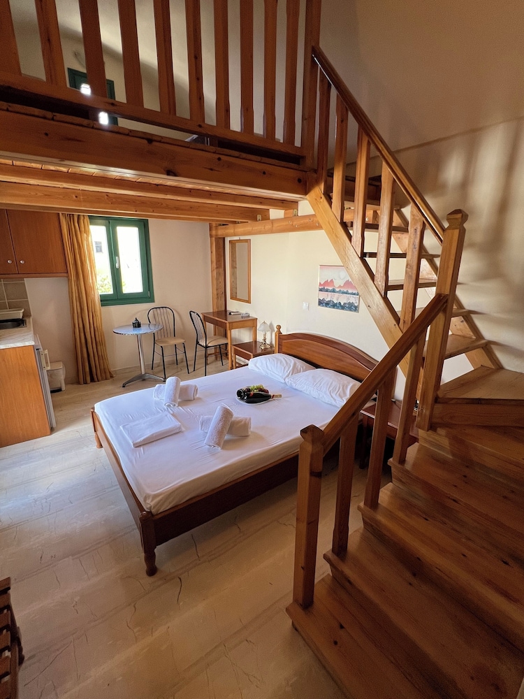 Standard Quadruple Room, City View