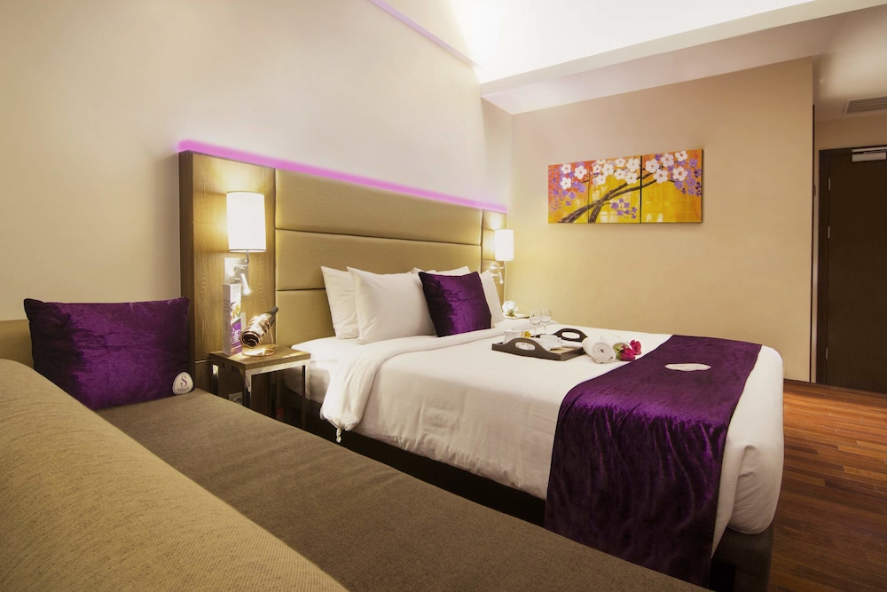 Superior Elite King Room photo 1