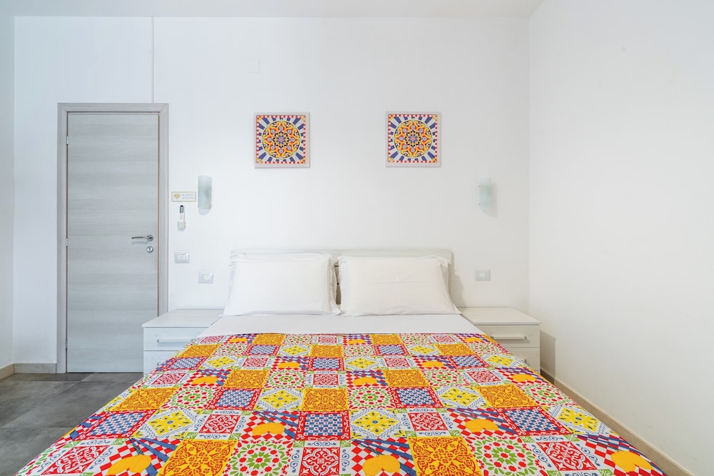 Double or Twin Room, Housekeeping, City View photo 3
