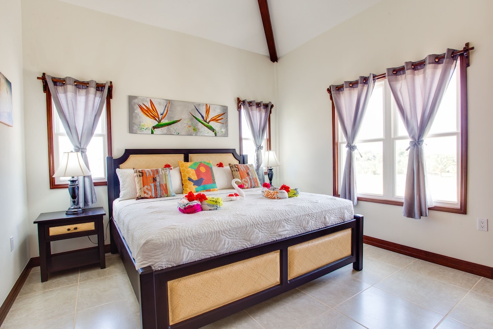 Luxury Villa, 1 Bedroom, Balcony, Beachside