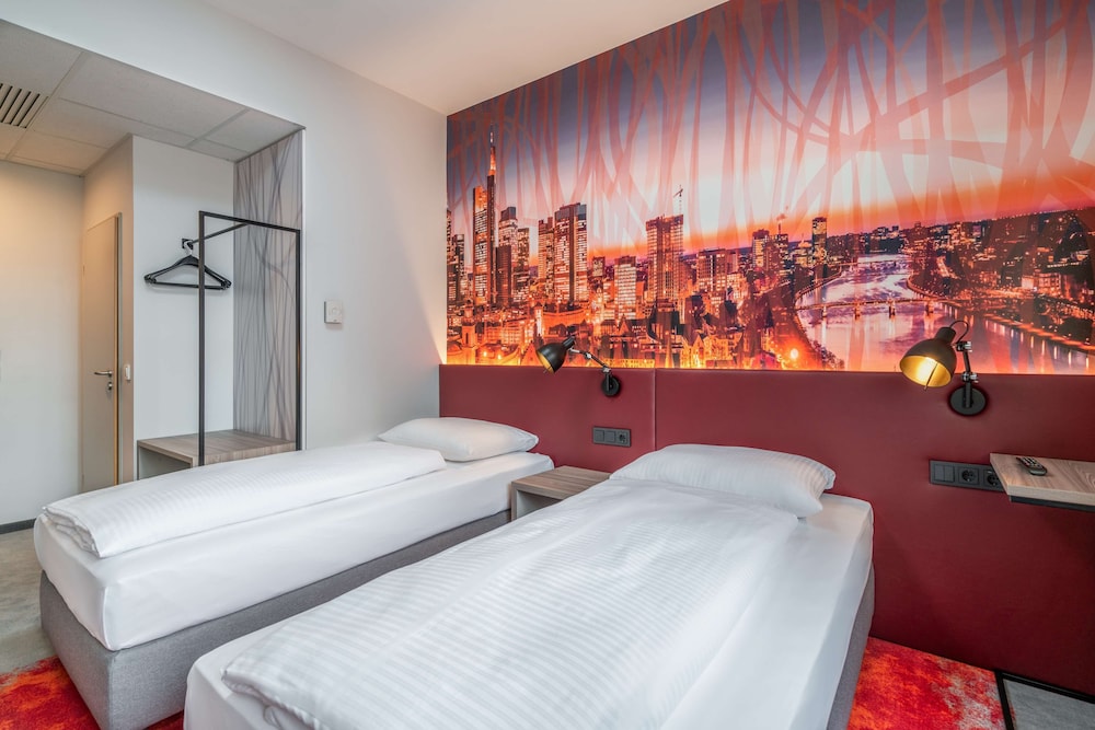 Standard Room, 2 Twin Beds - Photo 1
