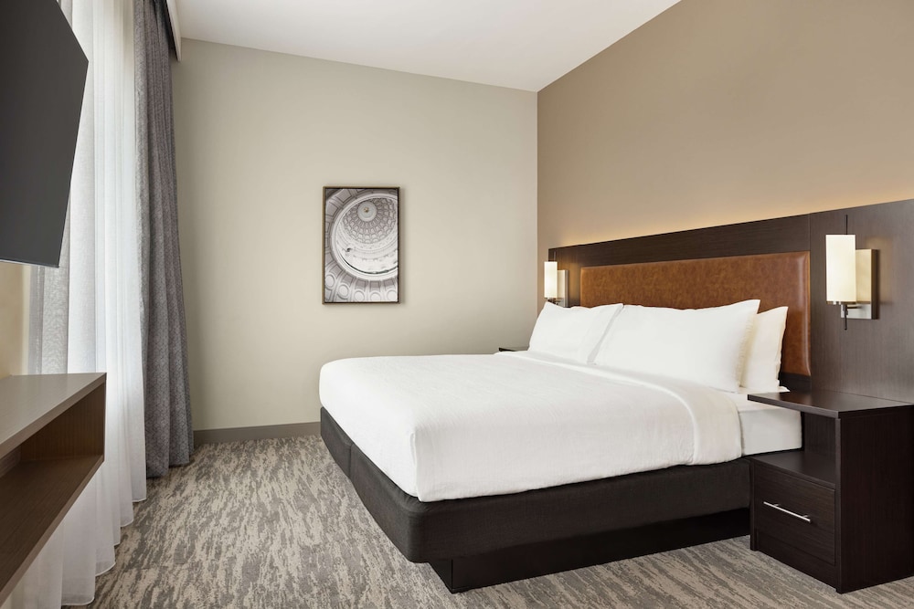 Studio Suite, 1 King Bed, Accessible - Photo 4