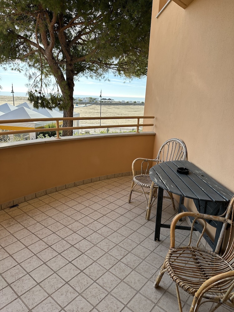 Classic Studio, Terrace, Beach View