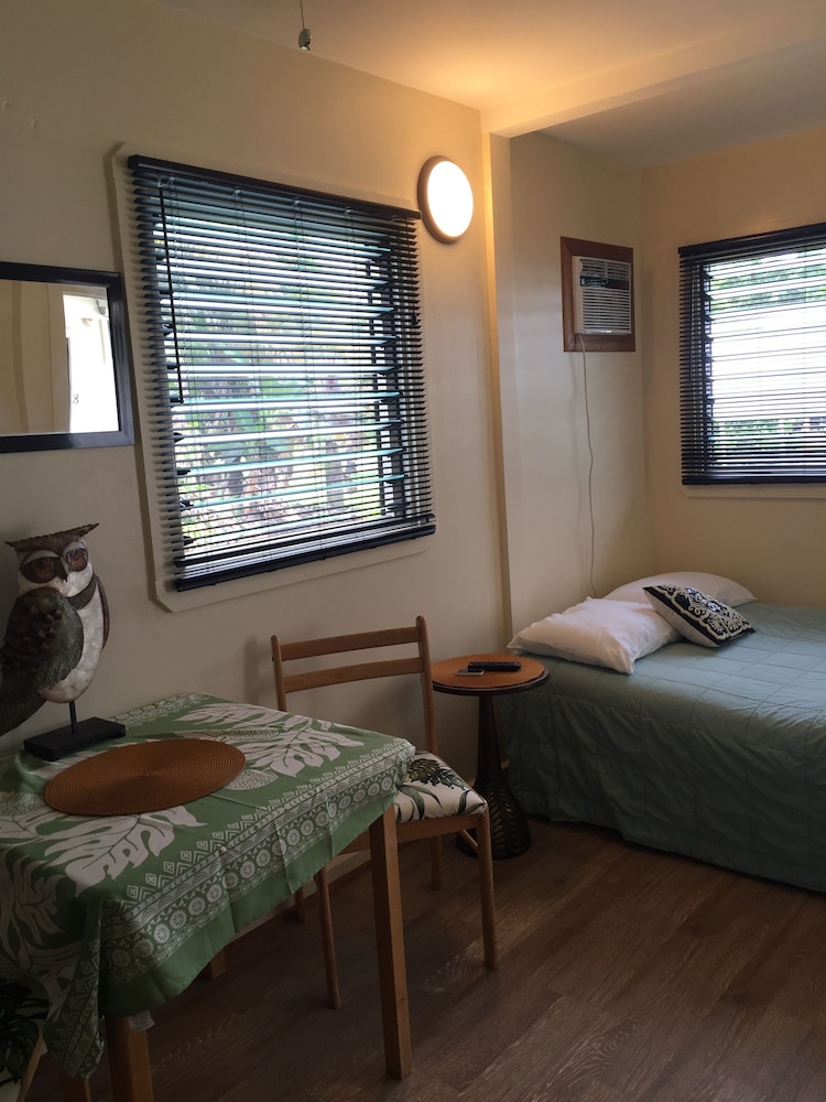 #10 Standard Single Room, Private Bathroom, Garden View photo 1