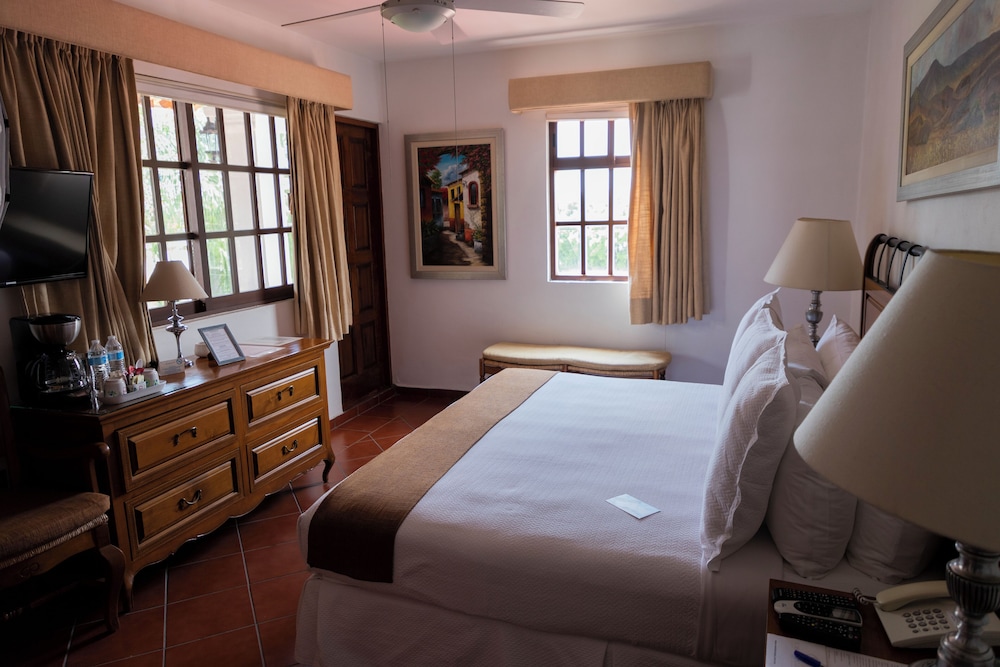 Deluxe Suite, 1 King Bed, Terrace (Master)