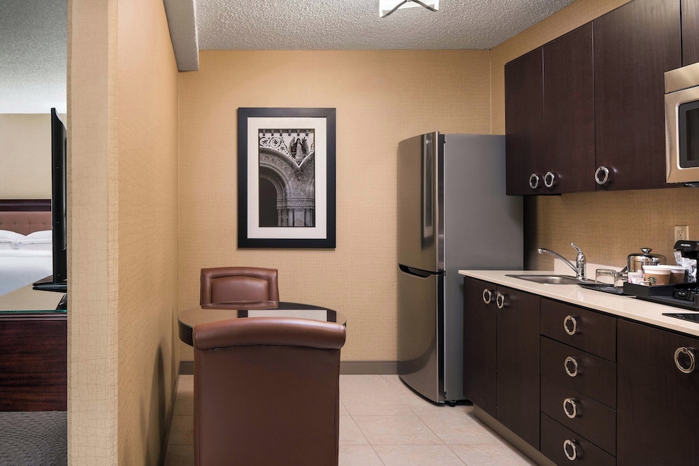 Studio, 1 King Bed, Kitchenette (1 Sofa bed) - Photo 3