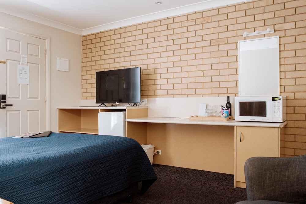 Two Bedroom Family Unit photo 3