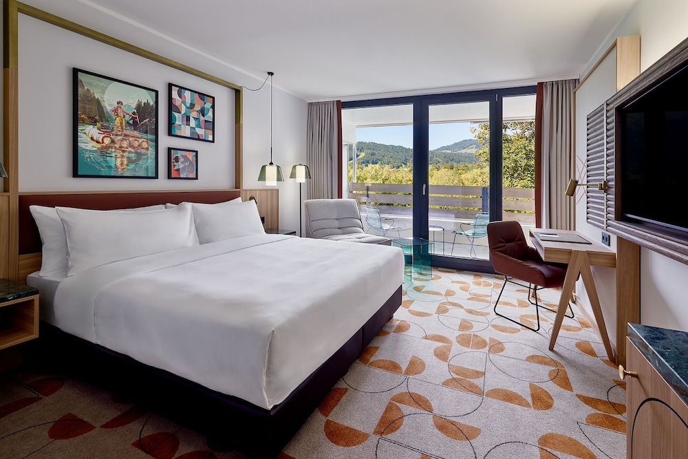 Room, 1 King Bed, Balcony, Mountain View