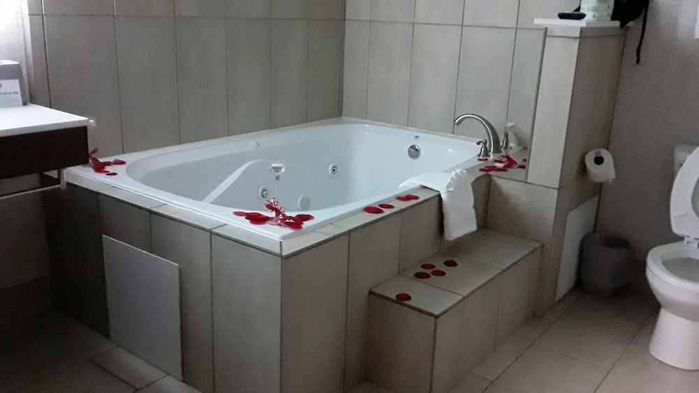 Standard Room, 1 King Bed, Jetted Tub - Photo 2