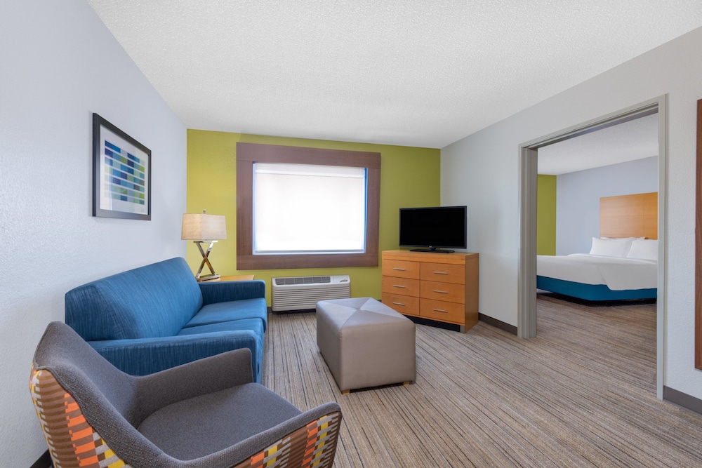 Suite, 1 Bedroom, Accessible (Communications Accessible) - Photo 2