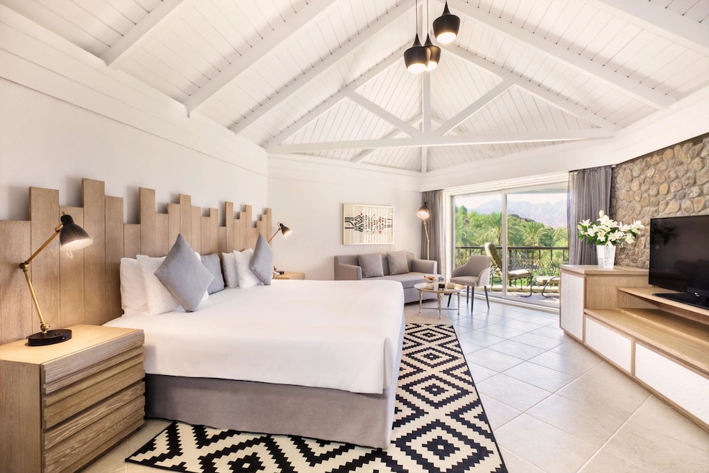 Deluxe Room, Balcony, Mountain View