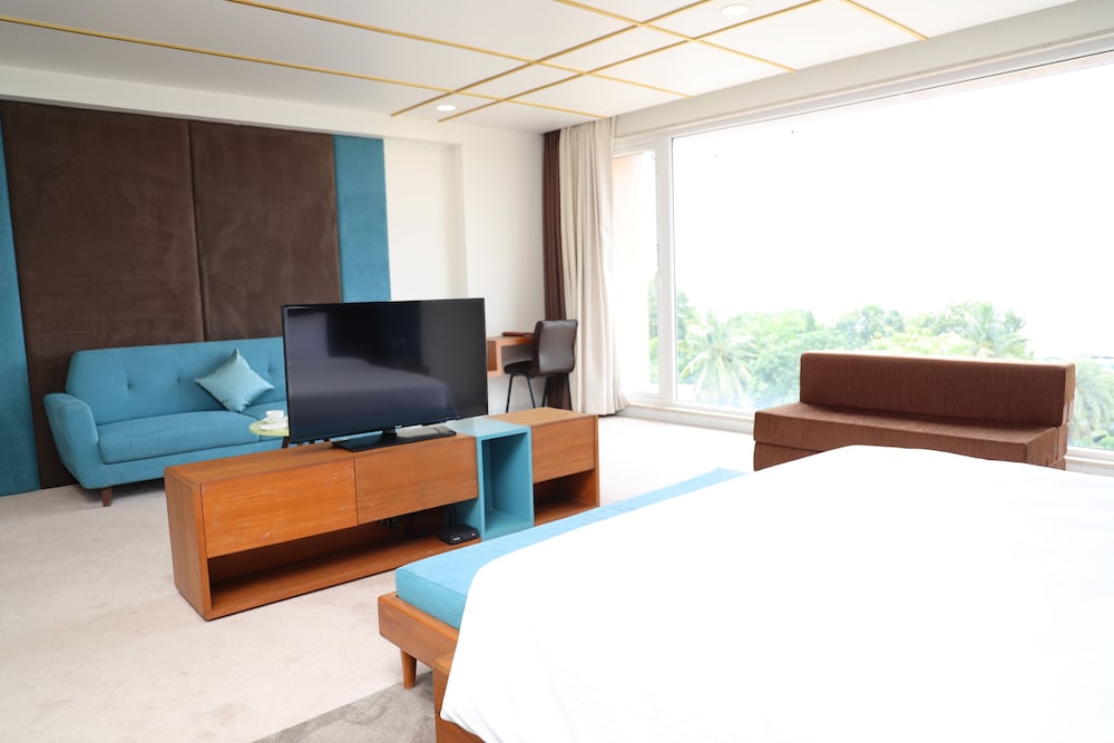 Suite - Photo 10