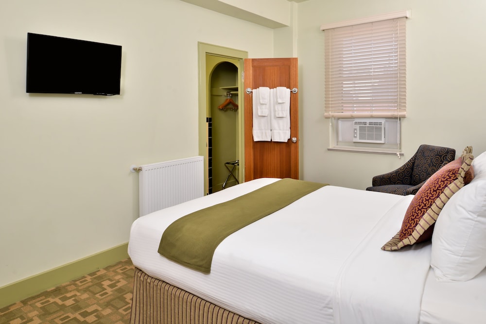 Room, 1 Queen Bed photo 2