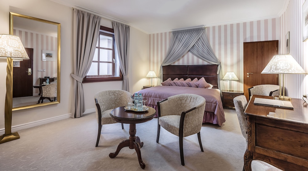 2 Bedrooms Quadruple Room With 2 Bathrooms