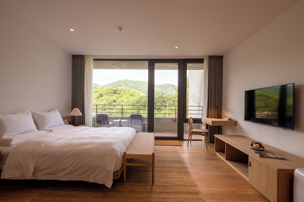 Superior Double Room, Hill View