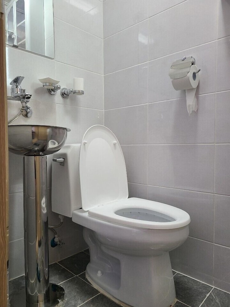 Business House, Non Smoking photo 3