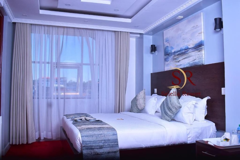 Superior Room, Lake View