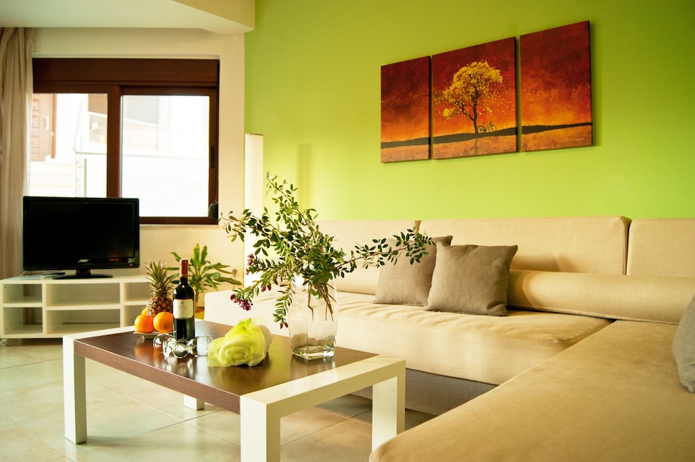 Comfort Suite, 1 Bedroom - Photo 2