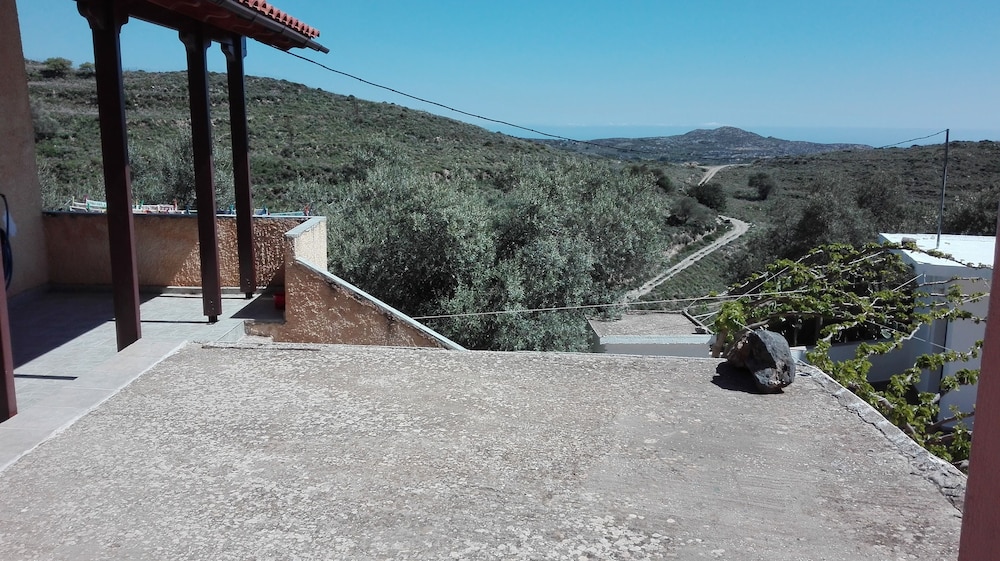 Family Apartment (Split Level) photo 3