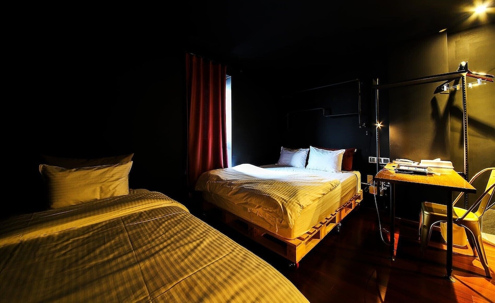 Premium Twin Room photo 3
