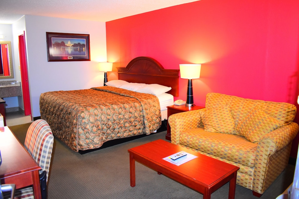 Standard Room, 1 King Bed, Non Smoking photo 1