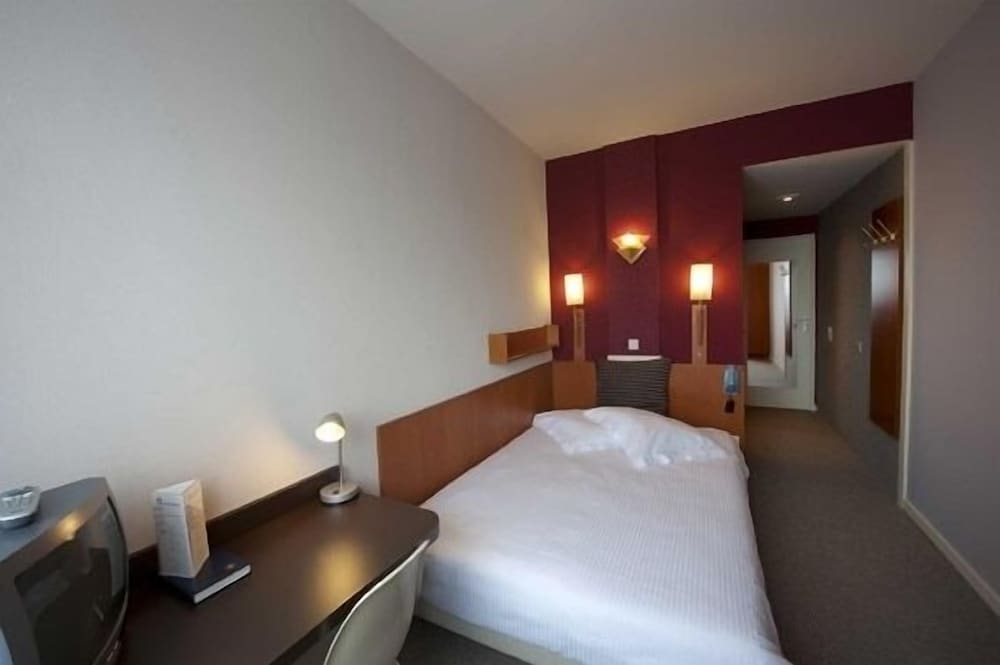 Single Room, Park View