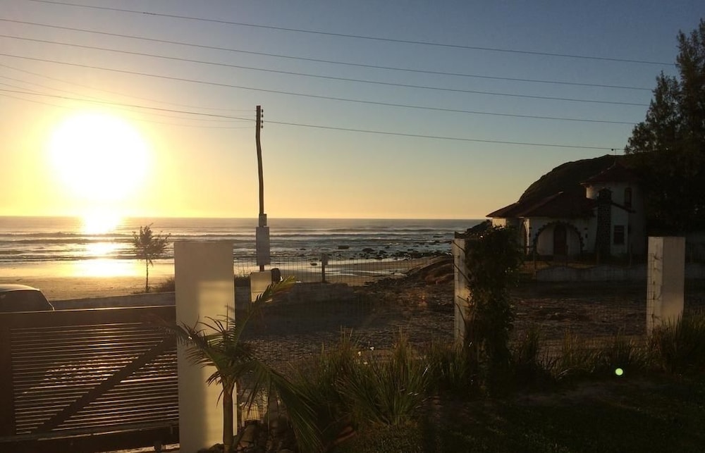 Suíte com varanda frente ao mar 01 - andar térreo