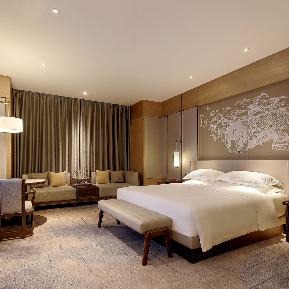 Signature Suite, Smoking, Courtyard View photo 3