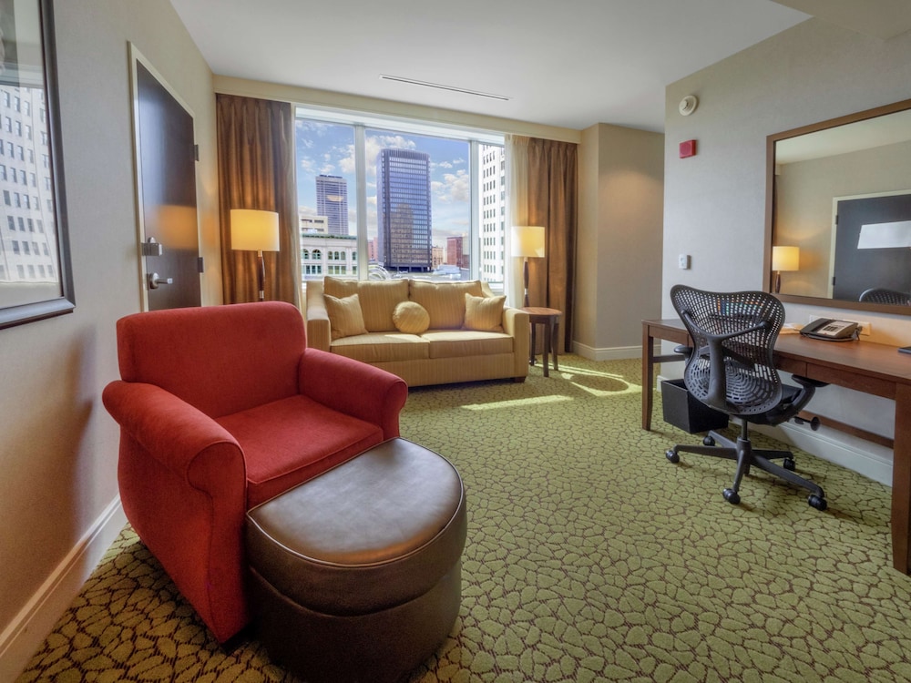 Junior Suite, 1 King Bed, Non Smoking photo 3