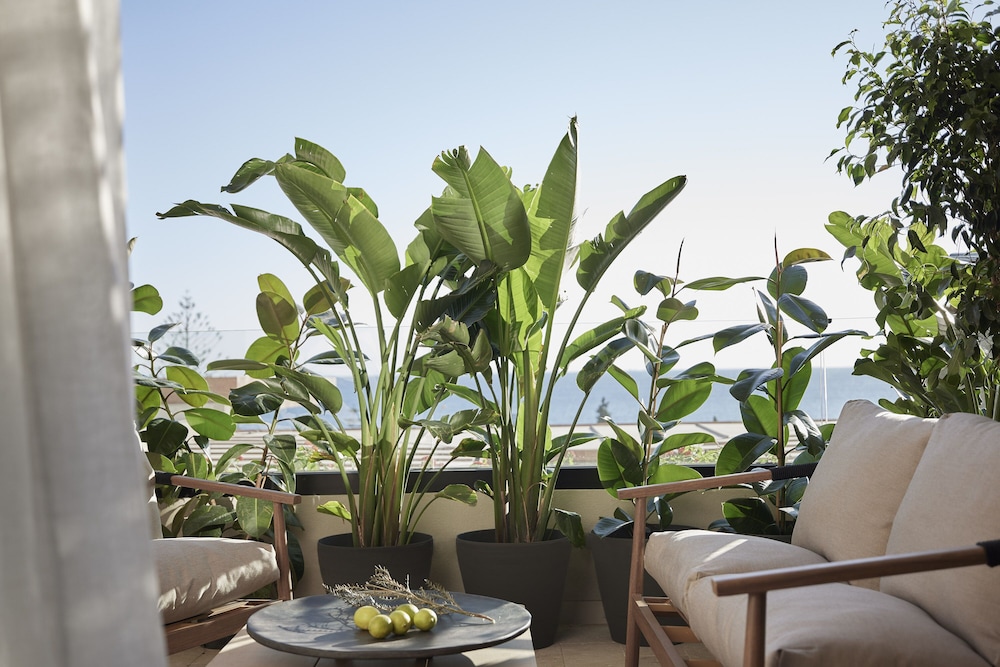 Helea Suite with Sea View and Private Sauna