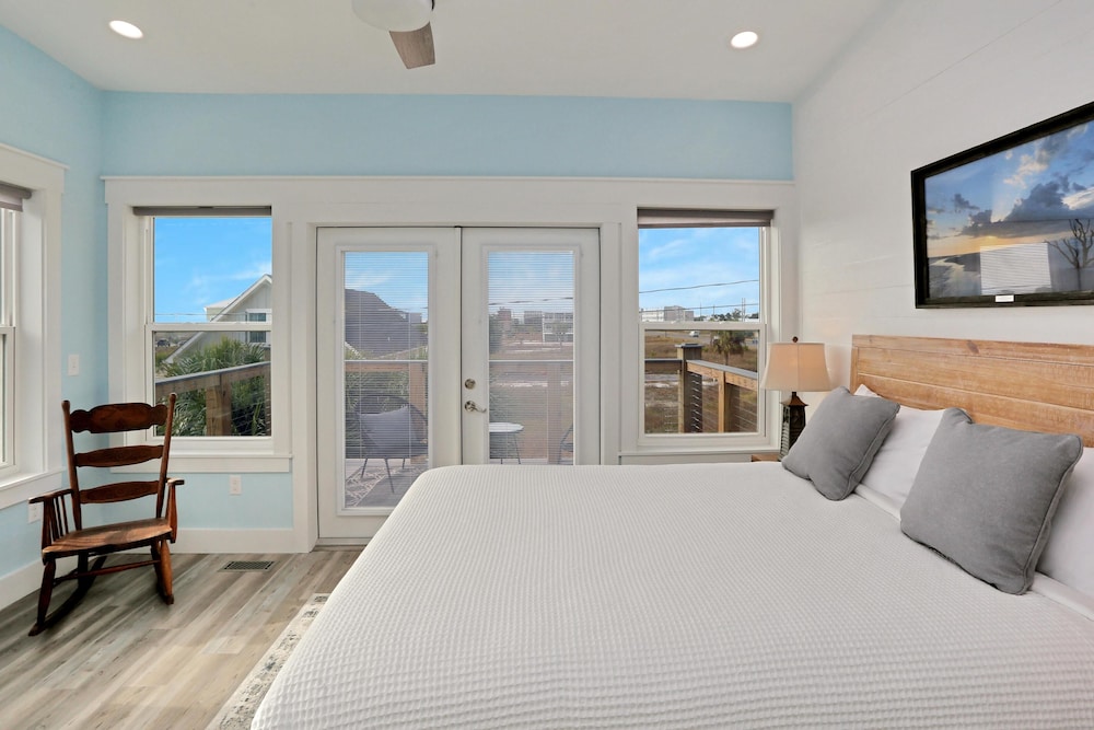 House, Multiple Beds (Hesed Beach Cottage) photo 1