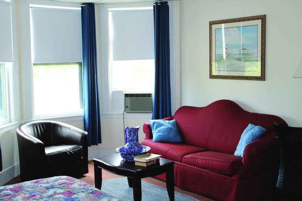 Presidential - Deluxe - 1 King & Sofa Bed photo 2