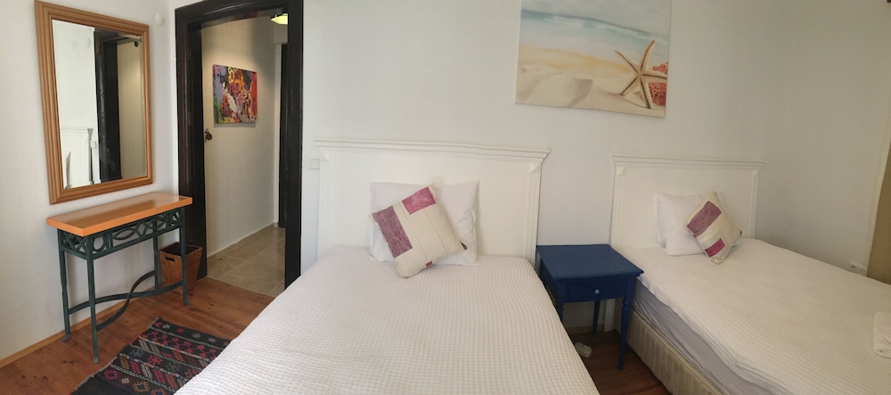 Standard Twin Room, Balcony photo 2